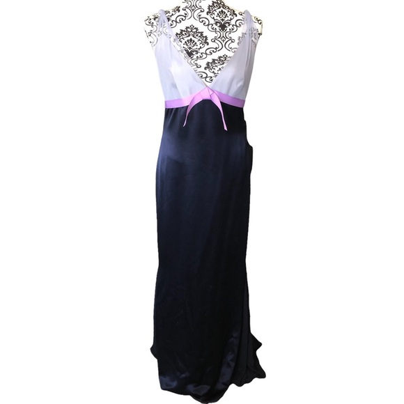 Vera Wang Maids Gown - Picture 1 of 16